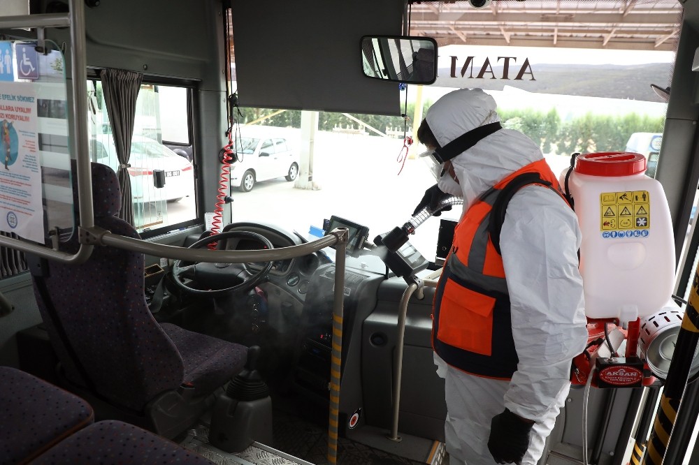 Toplu taşıma araçları sürekli dezenfekte ediliyor 