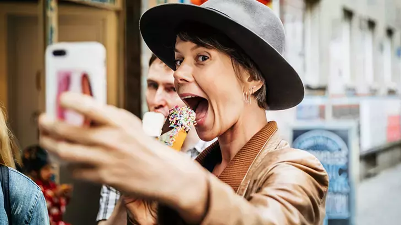 'Toplumları hayallerle avutan ve yönlendiren bir merkez: Sosyal medya'