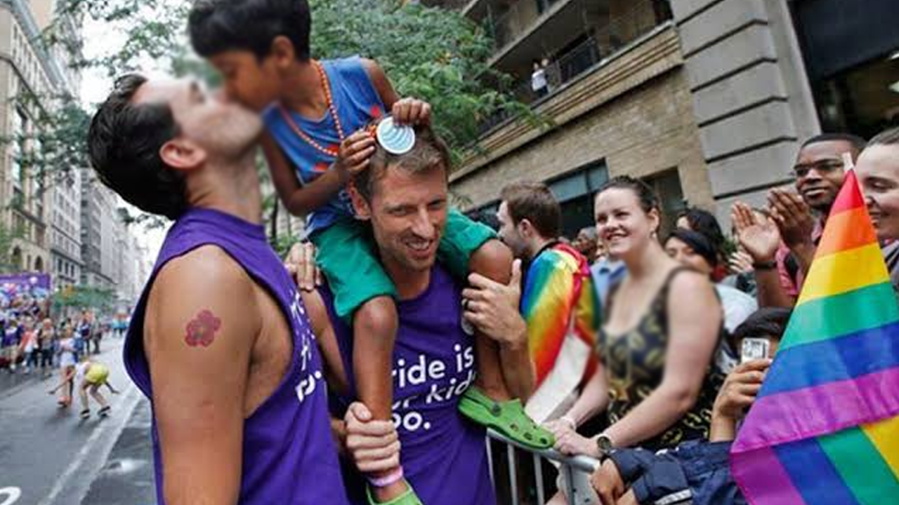 'Toplumsal cinsiyet eşitliği terimi toplumun içine yerleştirilen bir dinamittir!'