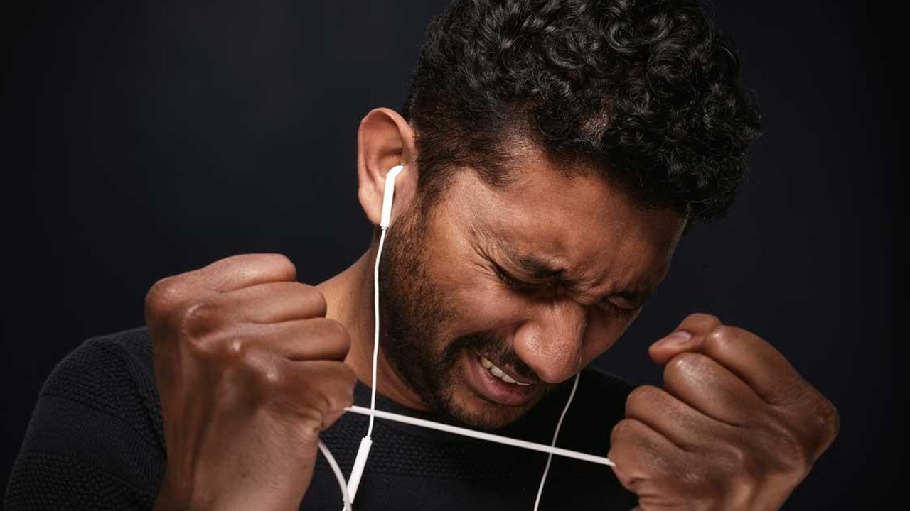 Toplumsal şirk gündem oldu! Bü türküleri söyleyende ne din kalıyor ne iman!