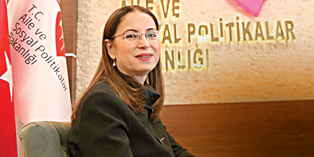 ‘Toplumu anneler inşa eder’