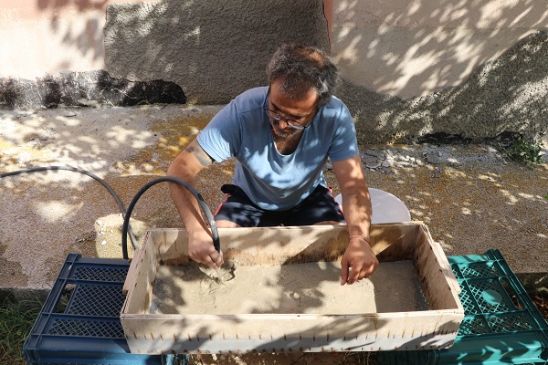 Toprağa karışan fosil parçaları bu yöntemle araştırılıyor