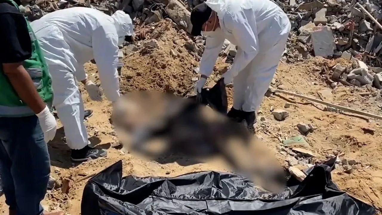 Toprağı sıksan şüheda! Gazze'de enkazların altından binlerce kimliksiz şehid çıkıyor