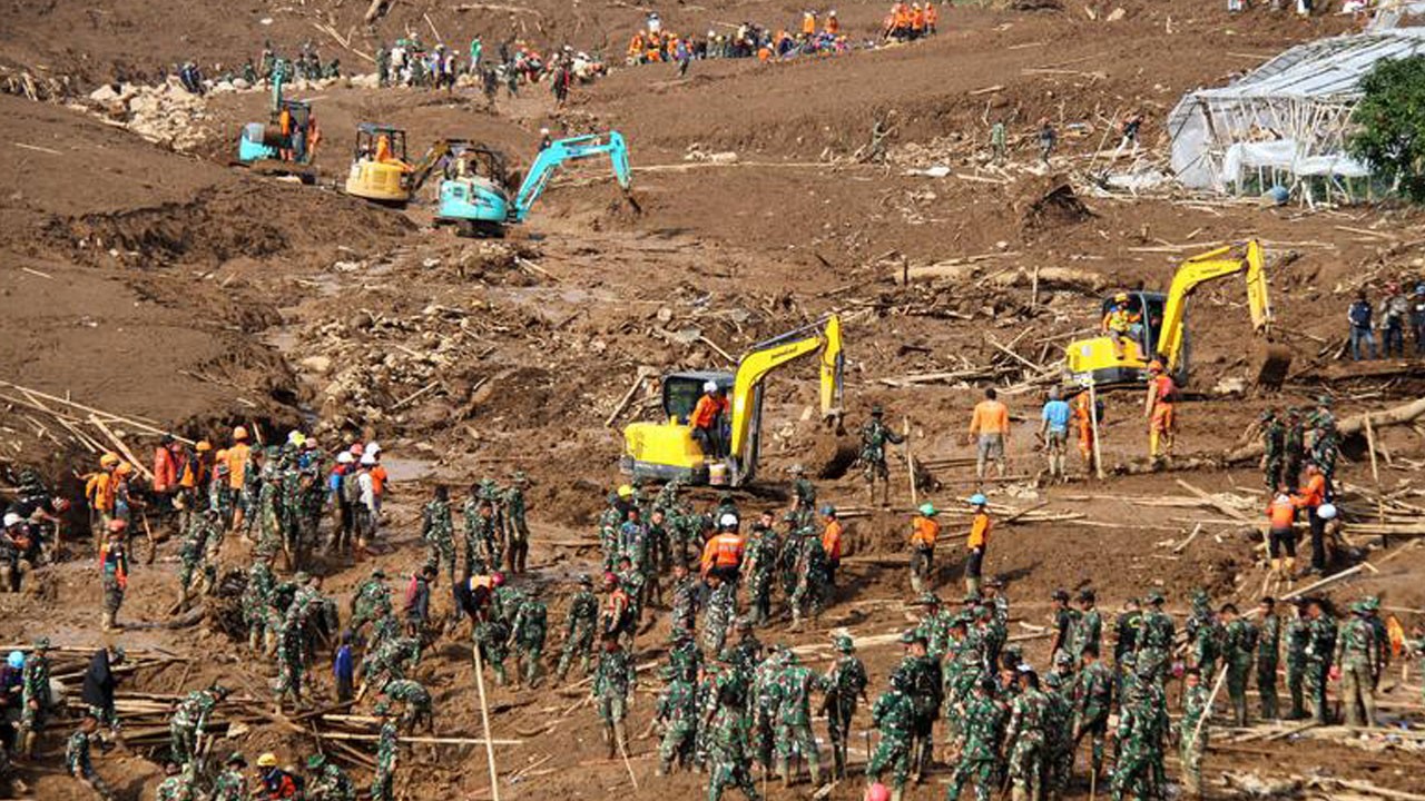 Toprak kaymasında can kaybı 70’e çıktı