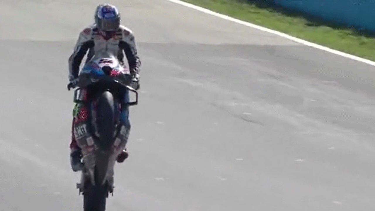 Toprak Razgatlıoğlu dünyanın en büyüğü! Tarihe geçti!