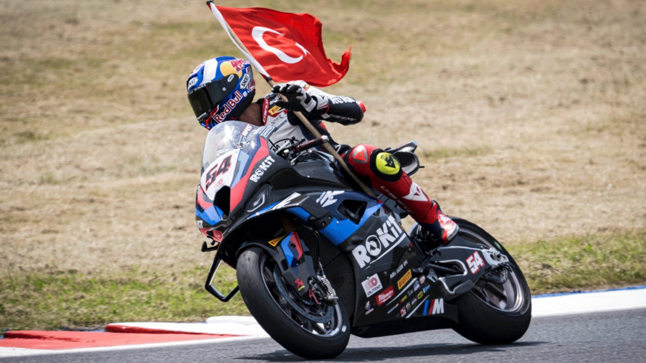 Toprak Razgatlıoğlu tarih yazdı!