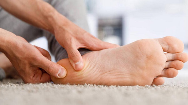 Topuk dikeni niye oluyor? Topuk dikeninin tedavisi var mı?