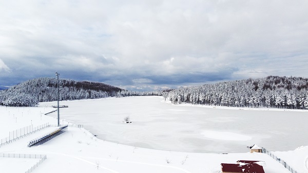 Topuk Yaylası Göleti buz tuttu