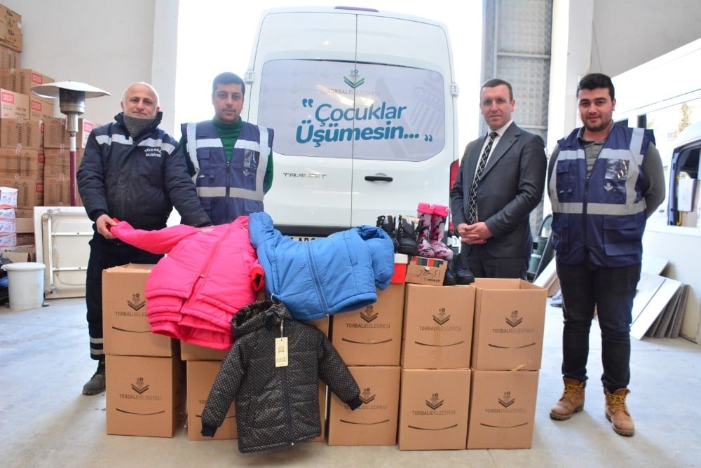 Torbalı Belediyesi Elazığ’a yardım aracı gönderdi 