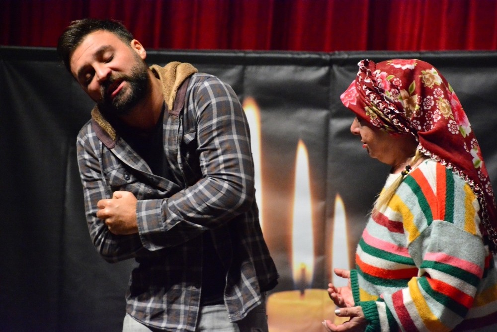 Torbalı’da uyuşturucunun zararları tiyatroyla anlatıldı 