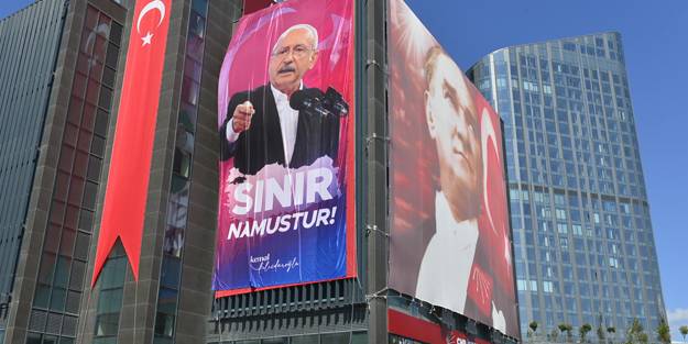 Teröristlere tarafgirlik yapan CHP'den iki yüzlü pankart!