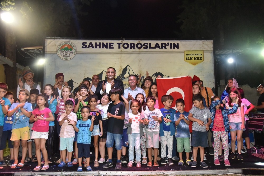 Toroslar’da açık hava sinema günlerini ve şenlikler eski bayramları aratmadı 