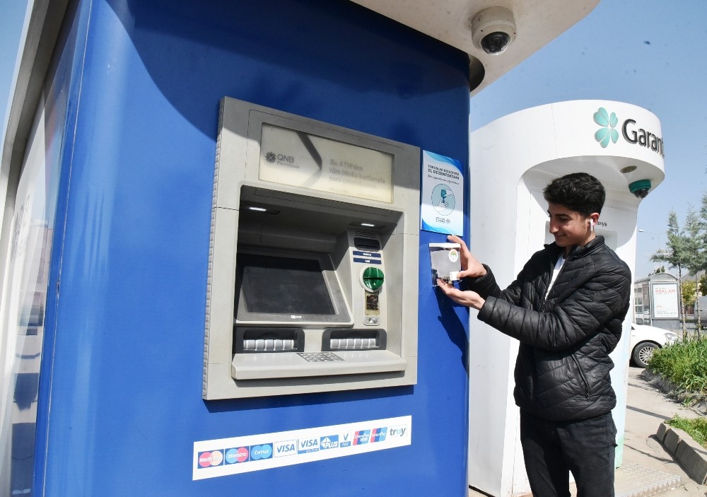 Toroslar’da banka ATM’lerine dezenfektan ünitesi yerleştirildi 