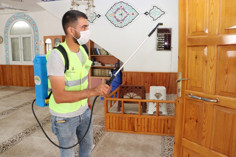 Toroslar’da camiler cuma namazına hazır 