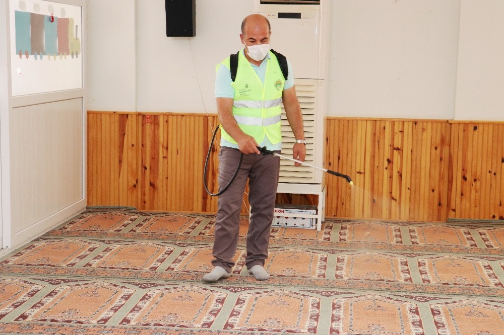 Toroslar’da camiler cuma namazına hazır 