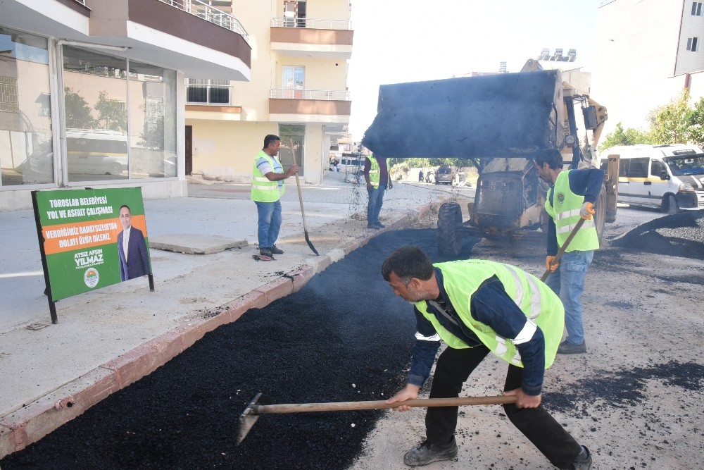 Toroslar’da yol çalışmaları devam ediyor 