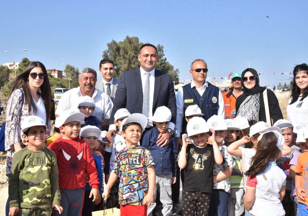 Toroslar’daki kreşte çocular eğleniken öğreniyor 