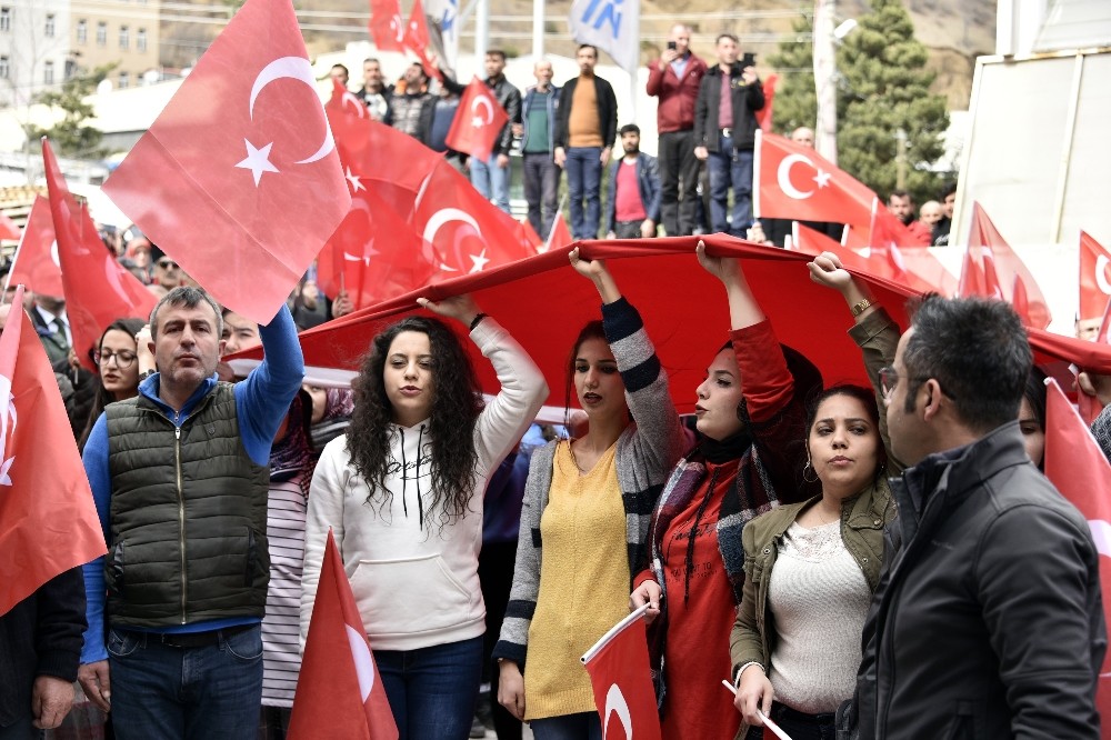 Torul’da Mehmetçiğe destek yürüyüşü 
