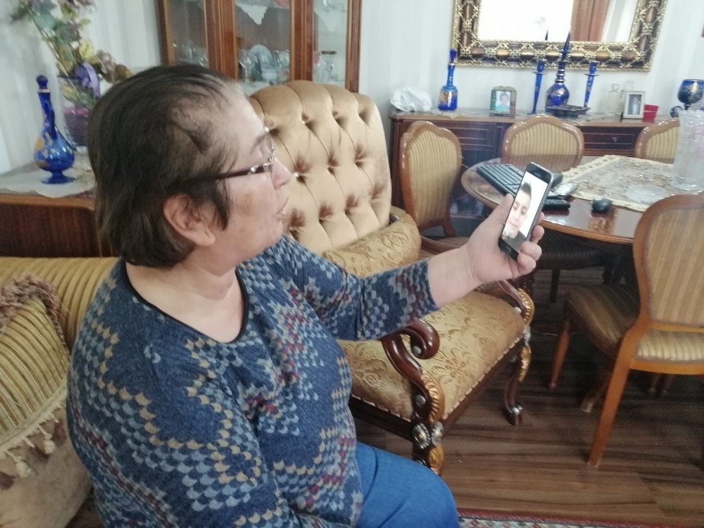 Torun hasretlerini görüntülü görüşme ile gerçekleştiriyorlar 