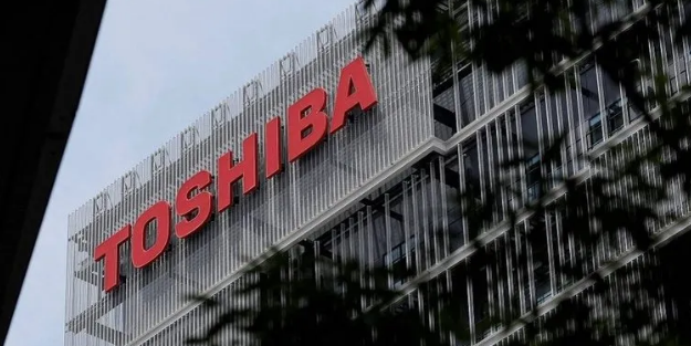 Toshiba 4 bin personeli işten çıkarıyor
