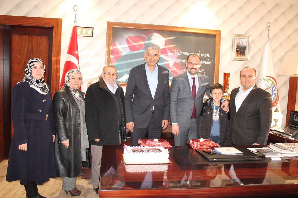 Tosya Belediye Başkanına İdareciler Günü Ziyareti 