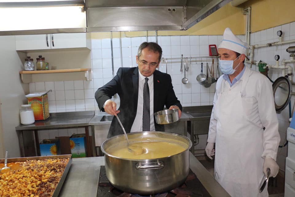 Tosya Kaymakamlığı tarafından yardım kampanyası düzenledi 