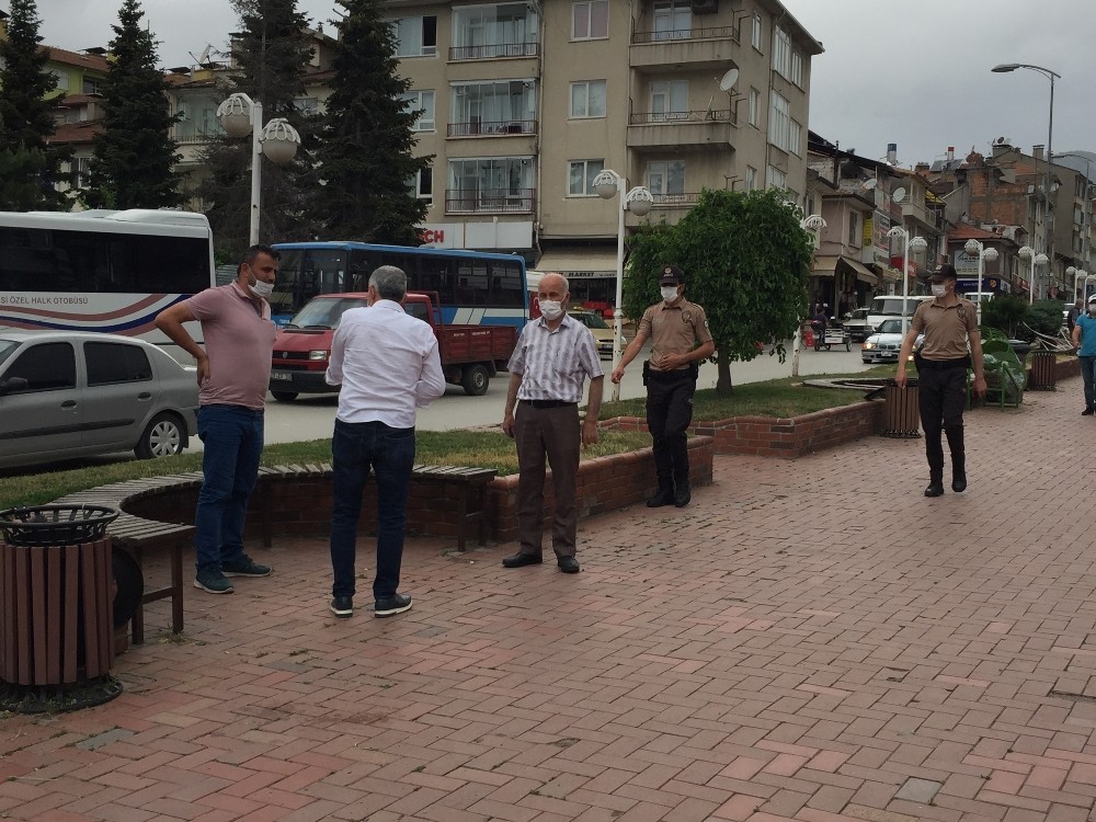 Tosya’da Cadde ve Sokaklarda Maske Denetimi 