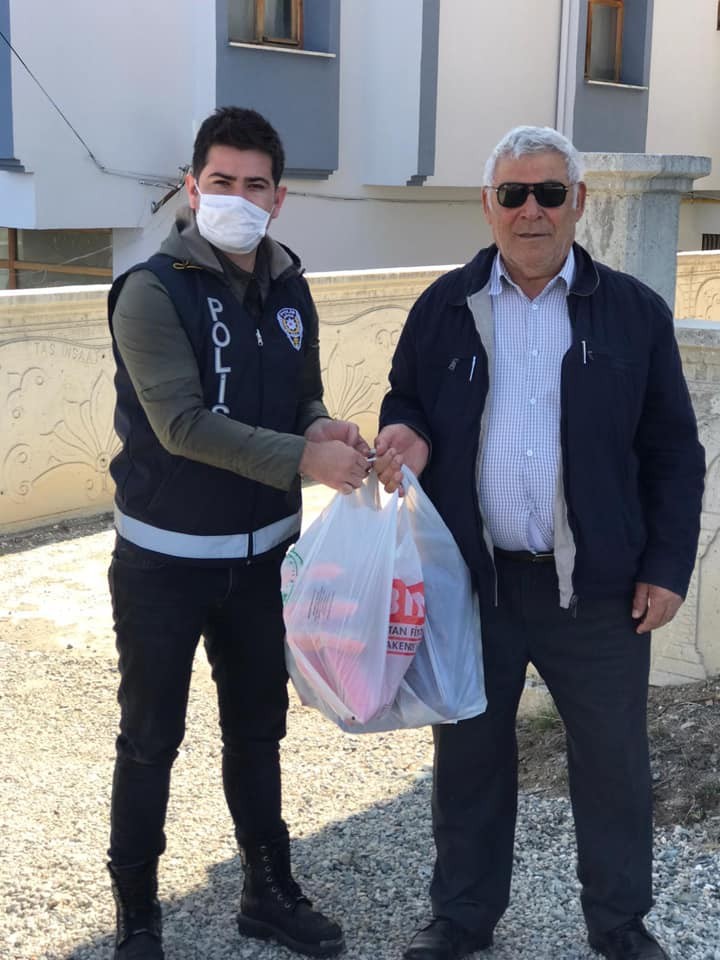 Tosya’da güvenlik güçlerinden vatandaşa evde hizmet 