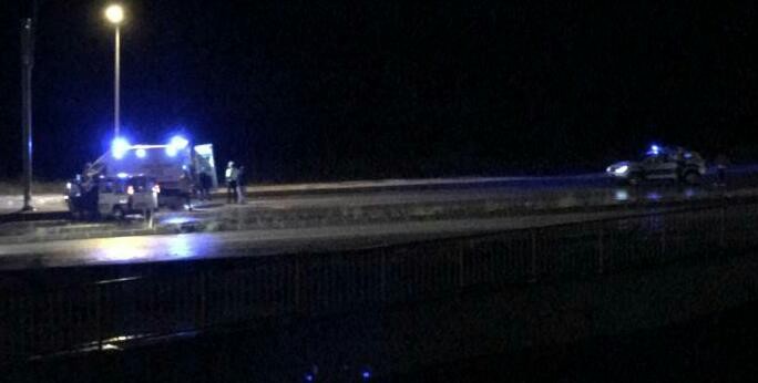 Tosya’da yol yardım aracı elektrik direğine çarptı 1 yaralı 