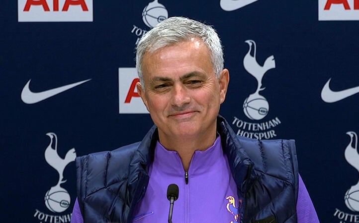 Tottenham'ın yeni teknik direktörü Jose Mourinho kırdı geçirdi!