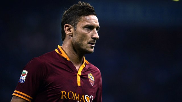 Totti'den şaşırtan teklif: Para vermeyin, oynatın