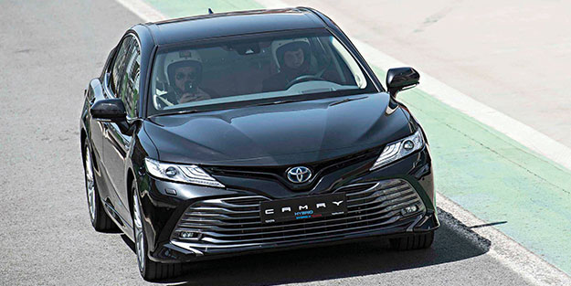 TOYOTA, hibrit ürün gamını iki yeni modeliyle genişletti
