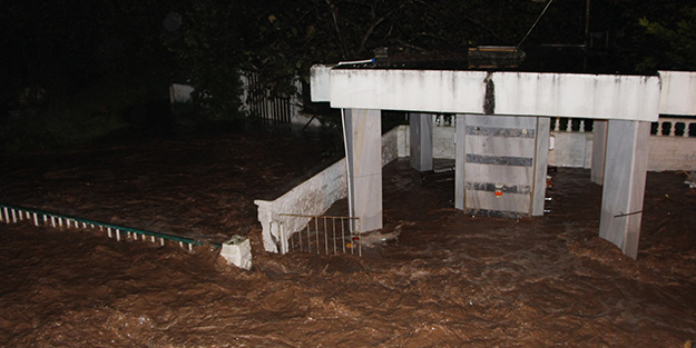 Trabzon-Bayburt yolu ulaşıma kapandı!