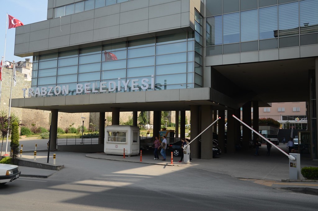 Trabzon Büyükşehir Belediyesi mahalle yolları sanat yapıları yaptıracak