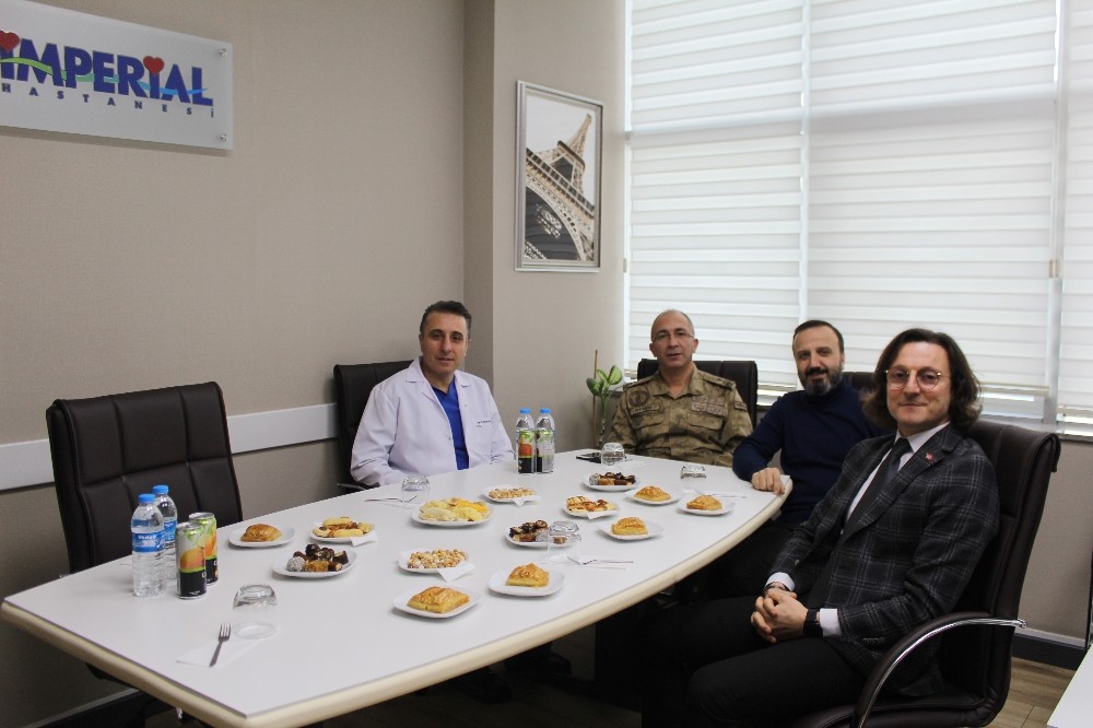 Trabzon İl Jandarma Komutanı Tuğgeneral Demir’den Özel İmperial Hastanesi yönetimine ziyaret 