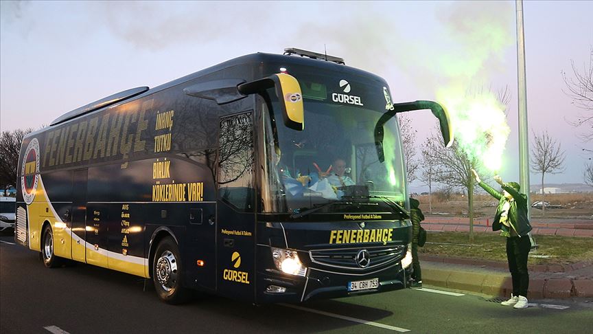 Trabzon Valiliğinden 'Fenerbahçe otobüsüne silah teşhiri' iddialarına yanıt