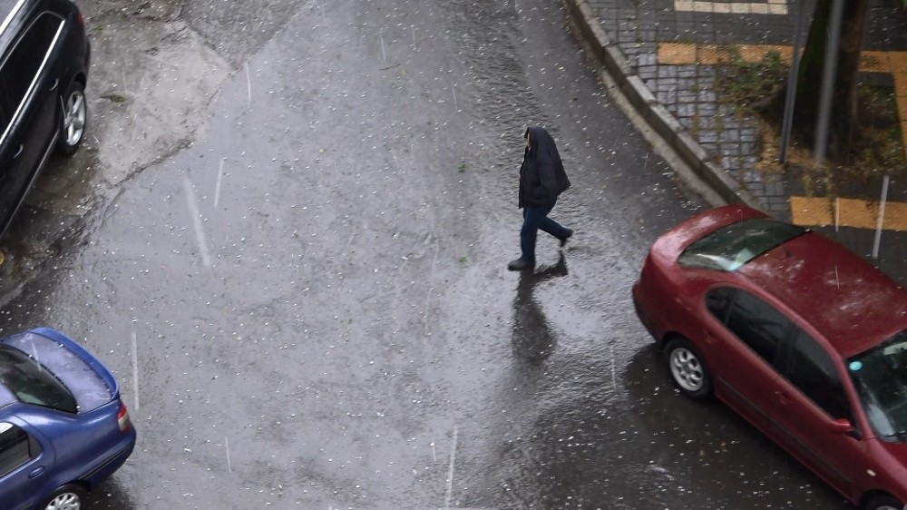Trabzon’a fındık büyüklüğünde dolu yağdı 