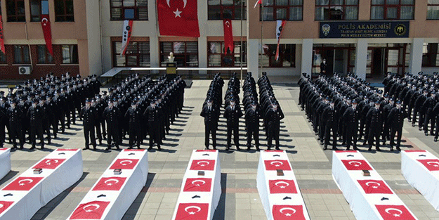 Trabzon'da 240 polis adayı mezun oldu