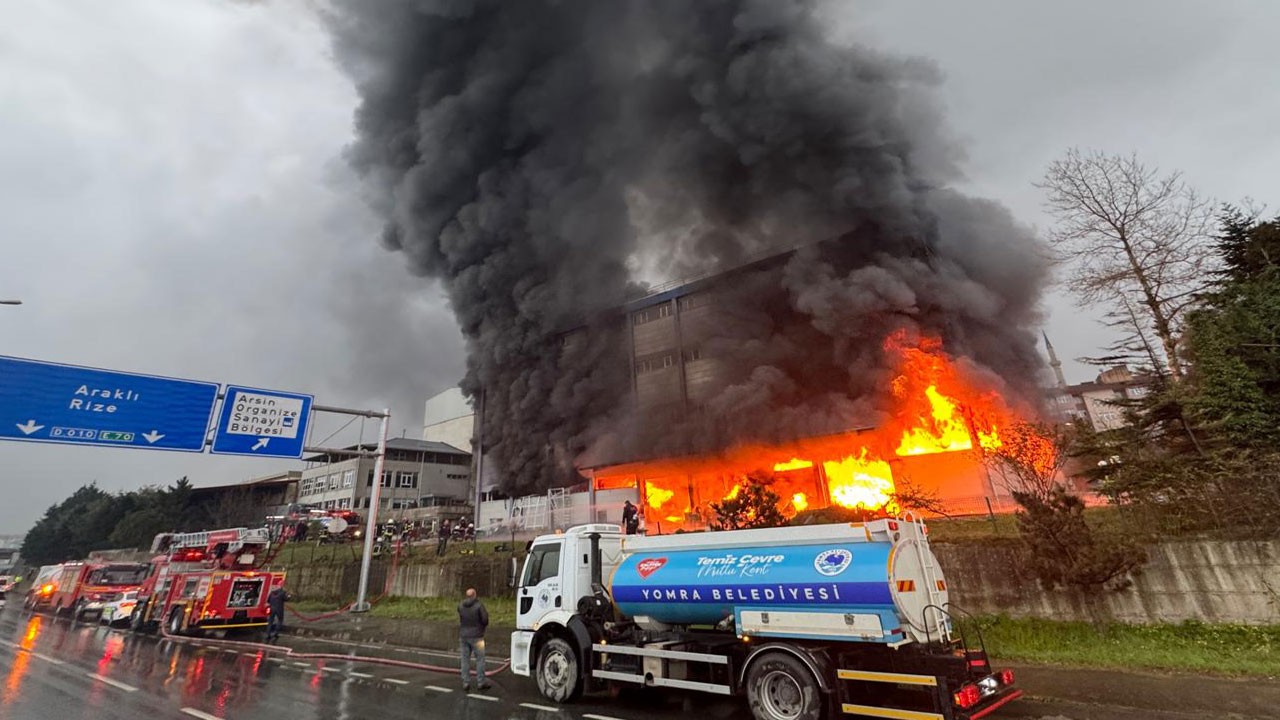 Trabzon'da fındık fabrikası yandı