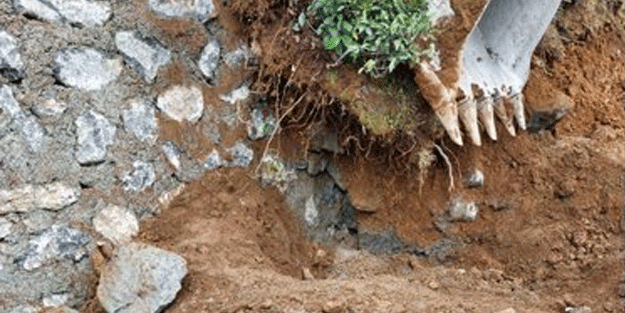 Trabzon’da göçük! 3 kişi toprak altında