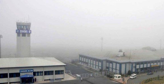 Trabzon'da hava ulaşımına sis engeli