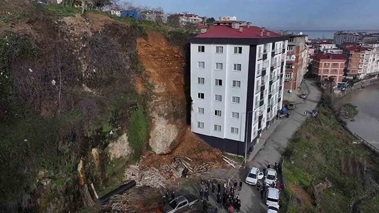 Trabzon’da heyelan: Can kaybı yaşanmadı