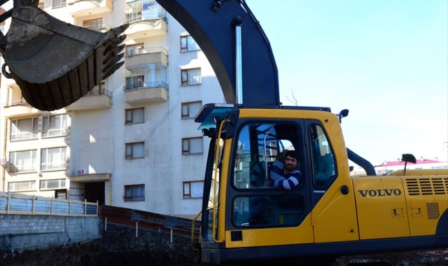 Trabzon'da iş makinelerinden akaryakıt hırsızlığı