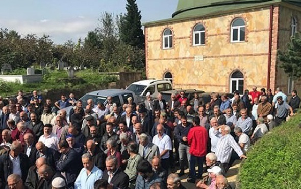 Trabzon'da ölü kendi salasını okudu cemaat şoka girdi!