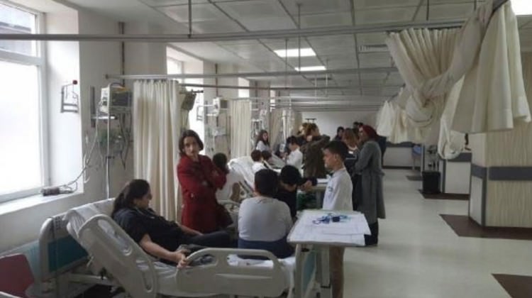 Trabzon’da parfüm öğretmen ve öğrencileri hastanelik etti