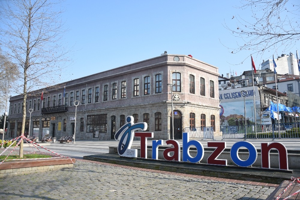 Trabzon’da sokağa çıkma yasağını ihlal edenlere ceza yağdı 