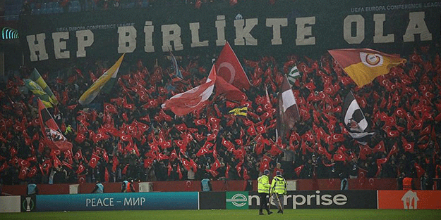 Trabzon'da tüyler diken diken oldu! Taraftarlar 10 şehri unutmadı...