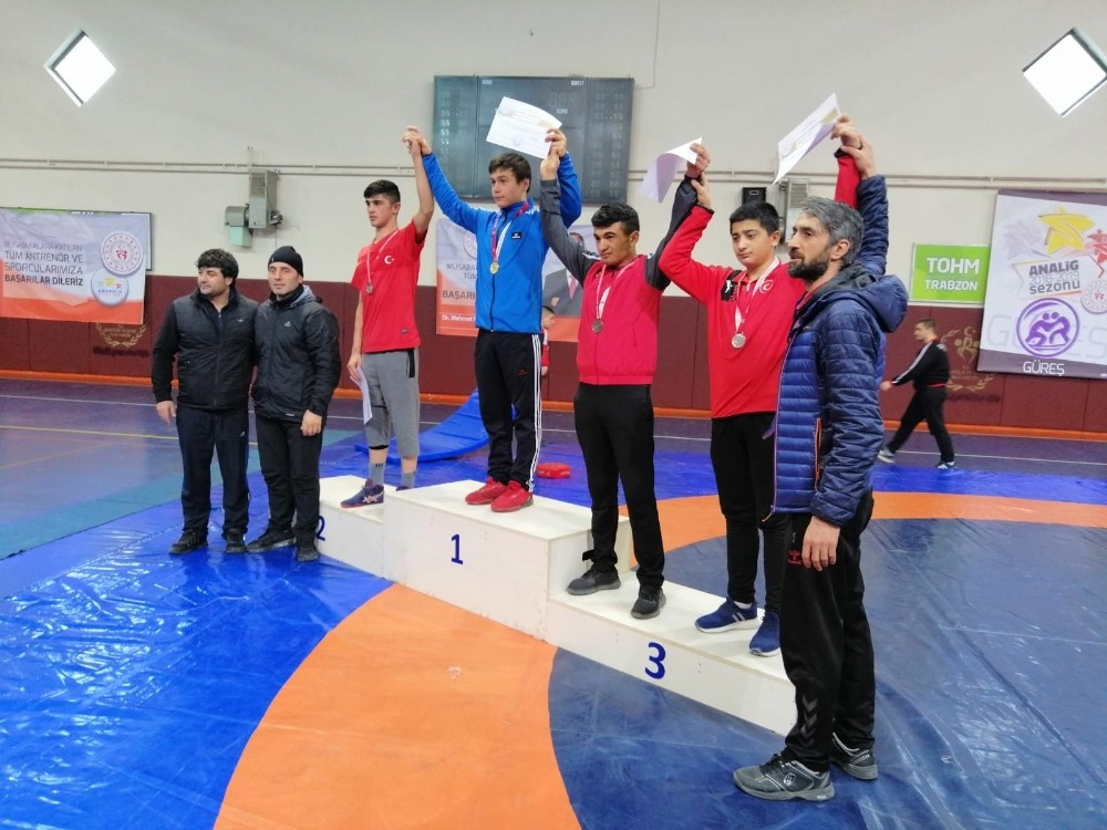 Trabzon’da yapılan Analig Güreş Müsabakaları’na Tokat ve Ordulu sporcular damga vurdu 