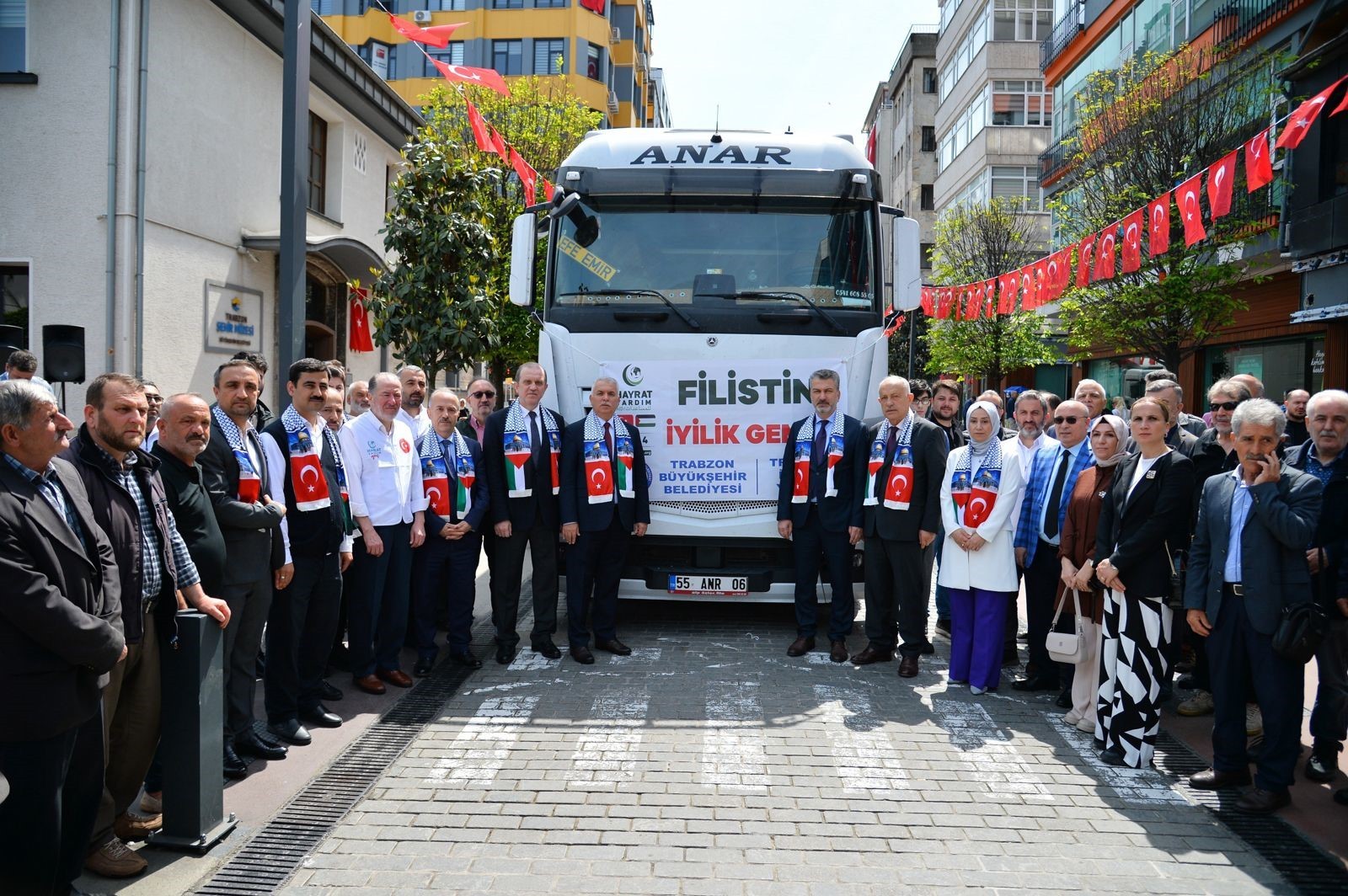 Trabzon’dan Filistin’e yardım tırları yola çıktı! İnsani destek devam ediyor!