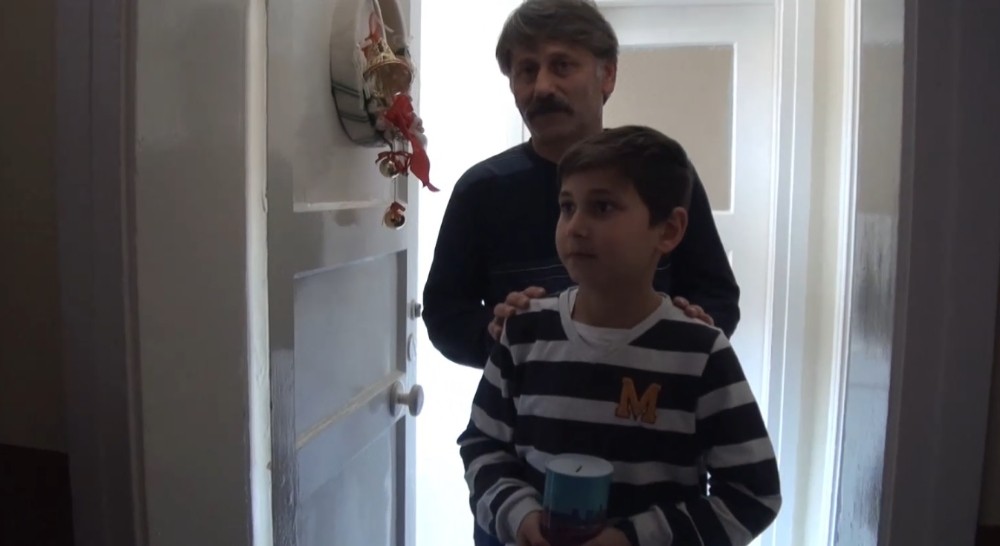 Trabzonlu minik Mustafa Eren polis ekiplerini duygulandırdı 